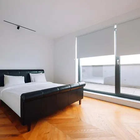 Skyline Penthouse Terasa 22 M Parcare 5 Min Piata Unirii Targul De Craciun Kluž