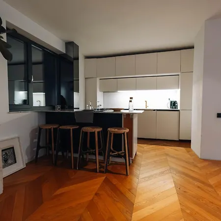 Skyline Penthouse Terasa 22 M Parcare 5 Min Piata Unirii Targul De Craciun Apartmán *
